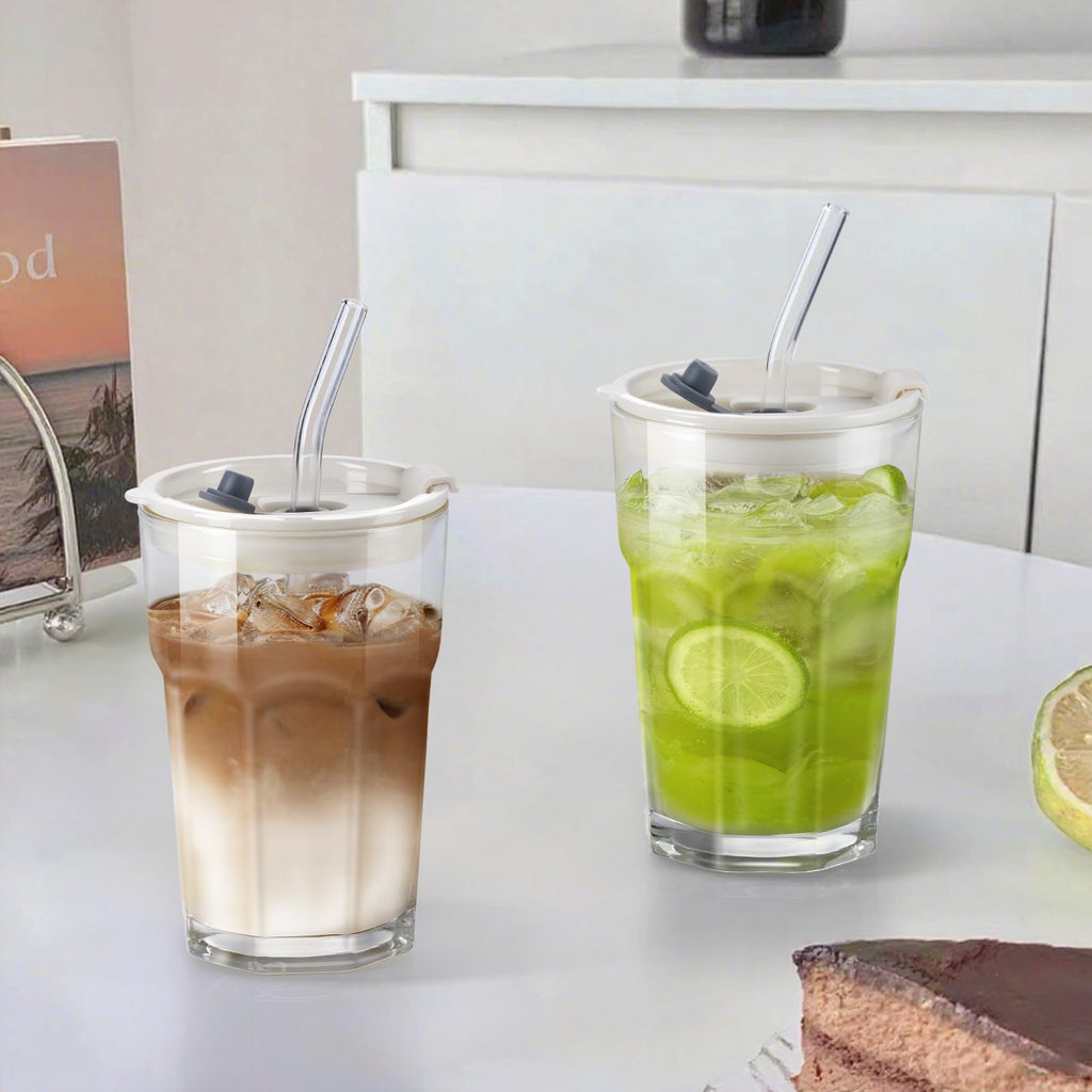 ecooe 2 Stück Glasbecher mit Deckel und Strohhalm 400ml Matcha Gläser Smoothie Becher Eiskaffee Glas, Luftdicht Wasserdicht Design Kaffeegläser Trinkgläser für Matcha Latte Saft Milch Tee Cocktail