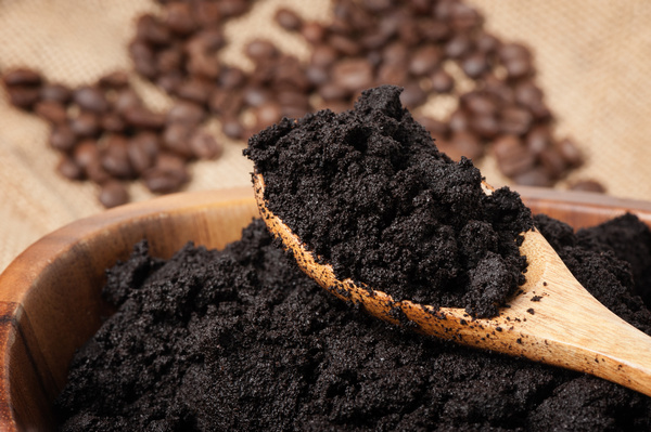 uses for old coffee grounds