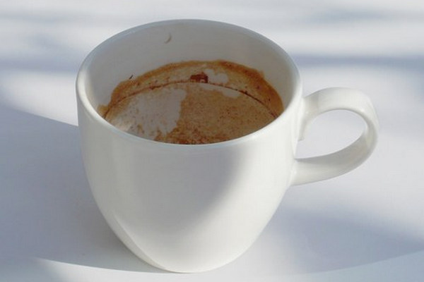 remove coffee stains from cups