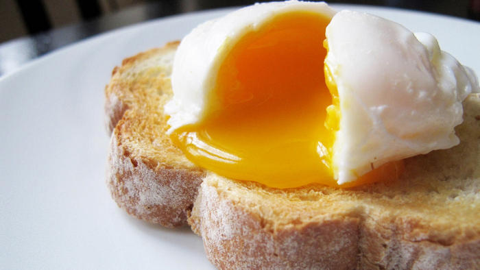 poached eggs in the microwave