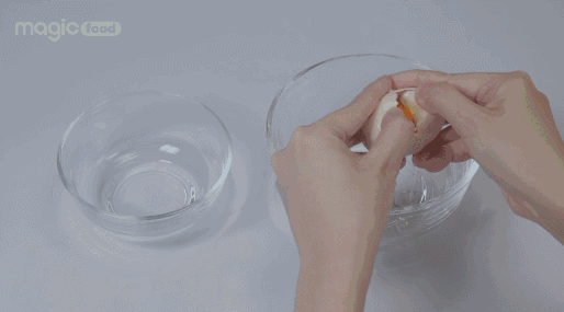 Egg Shell to Separate Egg Yolk and White