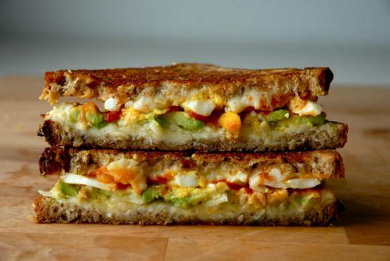 Avocado-egg sandwich