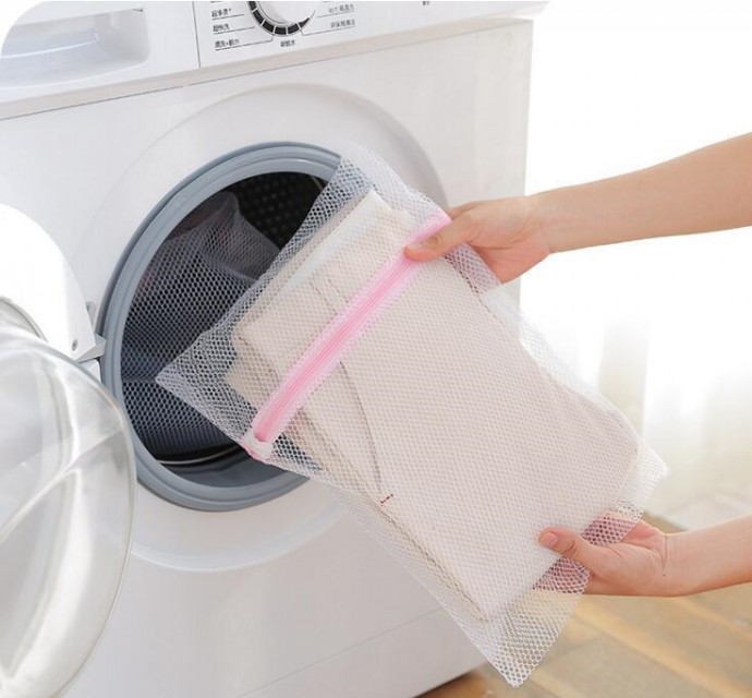 Lifehack-for-Housewives-Mesh-Laundry-Bag-1