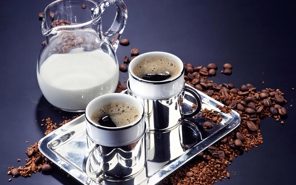 Black-Coffee-or-Milk-Coffee-Which-is-Better-1