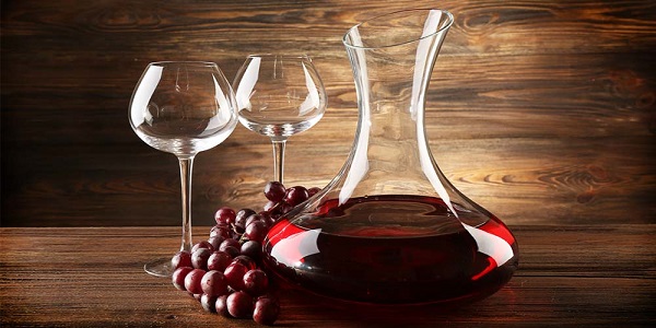 What's-the-Difference-between-an-Aerator-and-a-Decanter-1