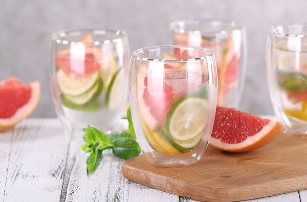 Wie lange ist mit Früchten infundiertes Wasser haltbar
