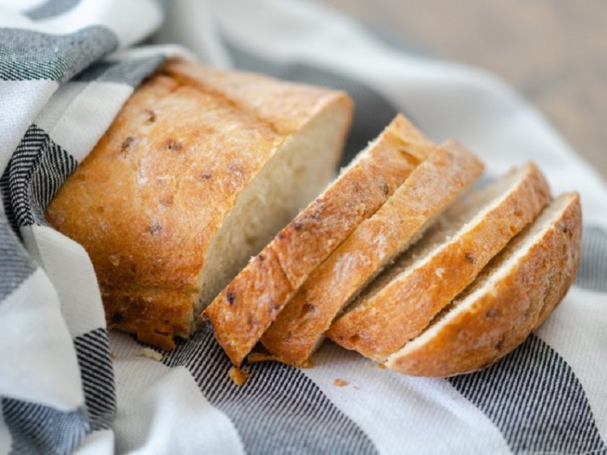 Goodbye stale bread and How to keep bread fresh longer – the thread