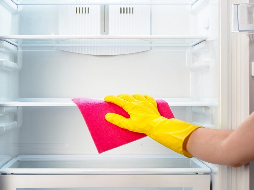 The refrigerator needs your cleaning regularly-4