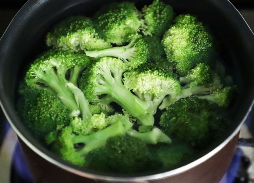 How to clean broccoli the right way-2