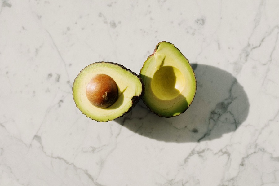 How to cut an avocado like a pro-2