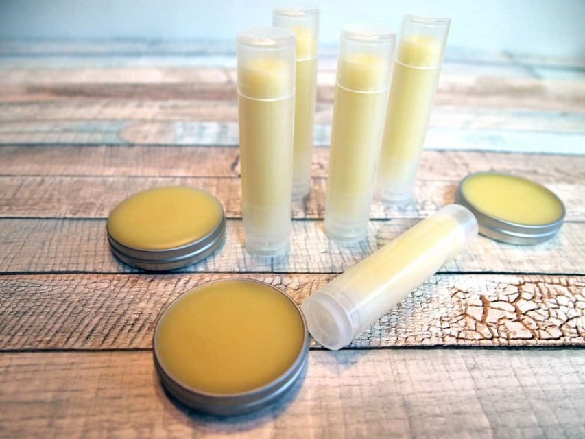 an easy way to make lip balms-1