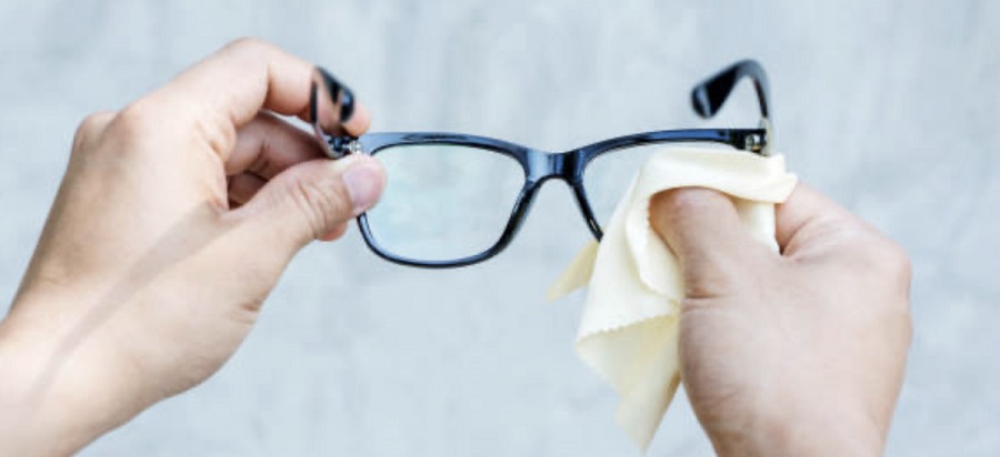 how to clean your glasses the right way-2