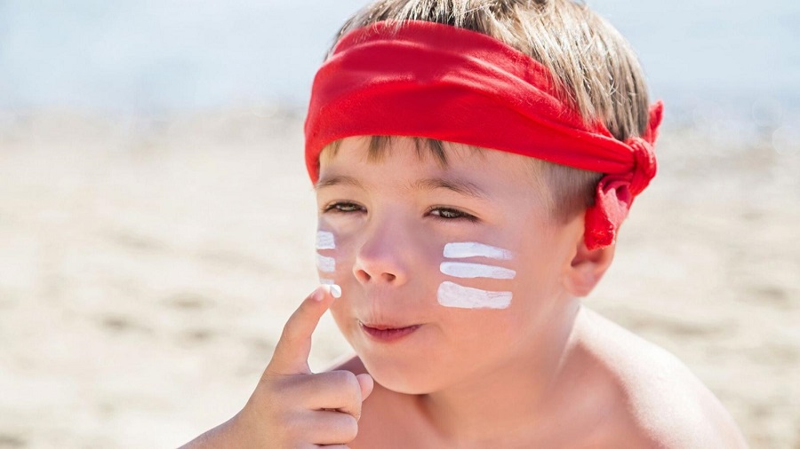 how to properly wash off sunscreen for kids-1