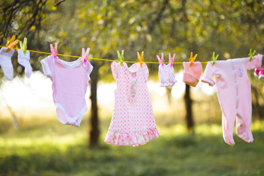 how to remove stains from baby clothes-5