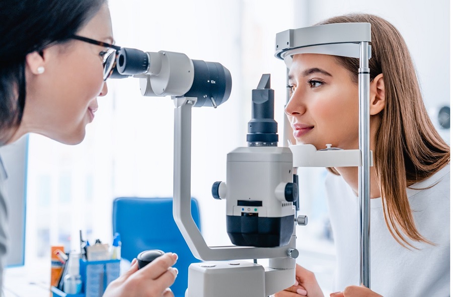 the right way to clean your contact lens-4