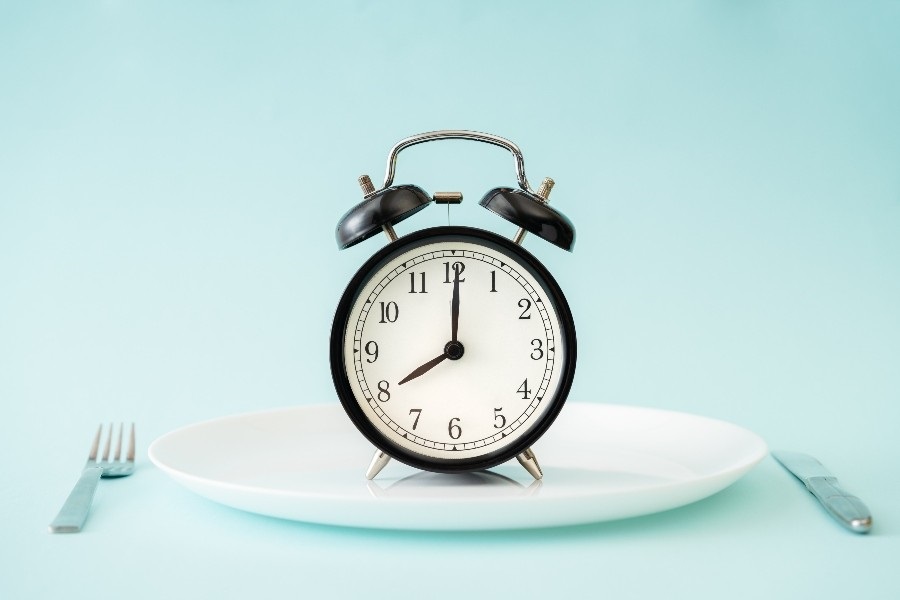 what is the best time to eat breakfast, lunch, and dinner-4