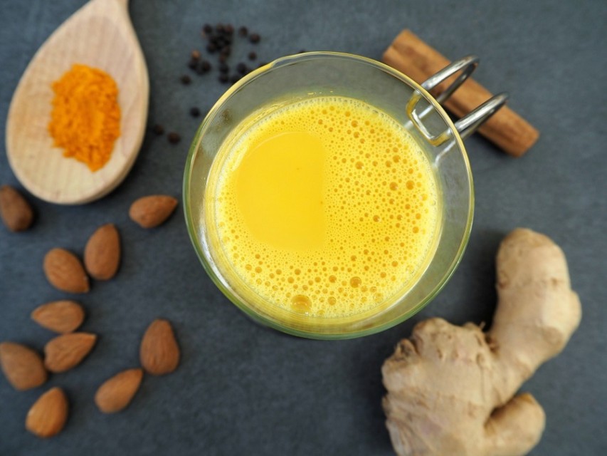 easy turmeric tea recipe  in winter-4