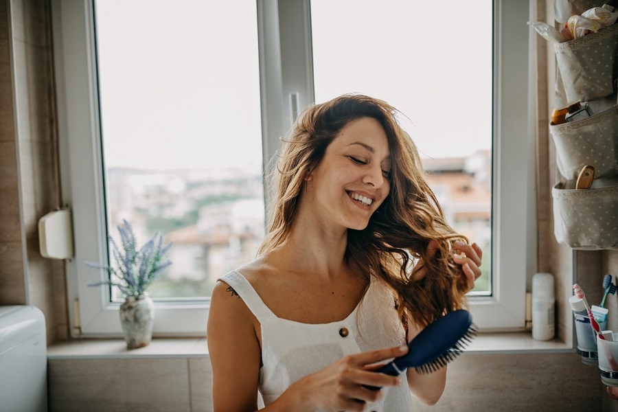 Can you make your hair grow by brushing-1