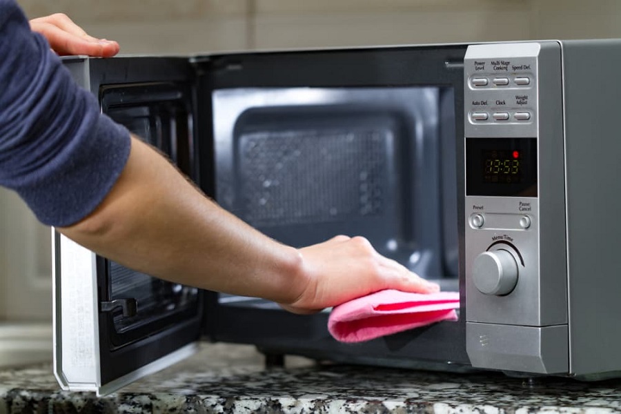 How to clean your microwave properly-3