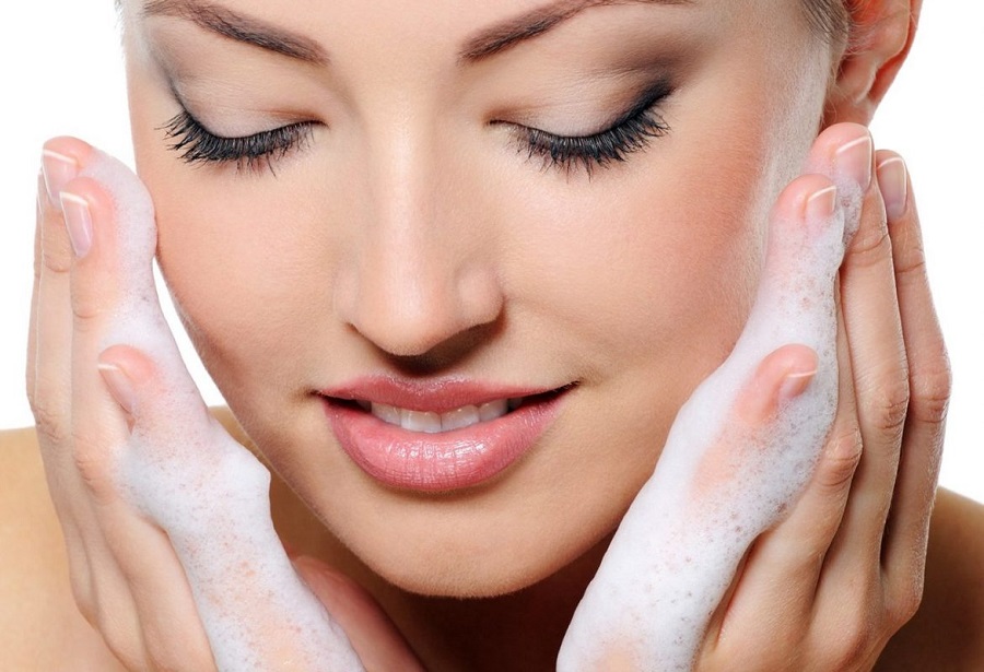 How to deal with your sensitive skin 2