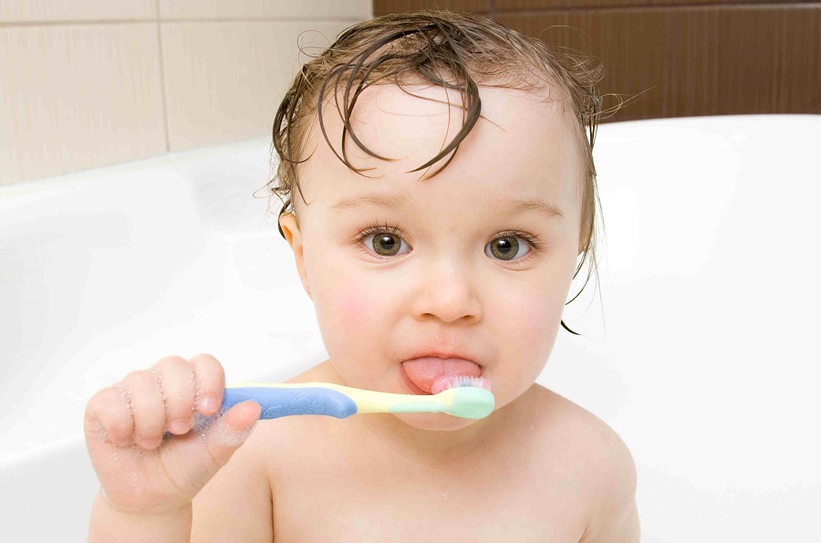 How to take good care of your baby's teeth 2