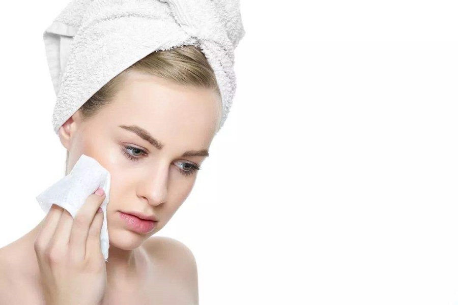 do you really know how to wash your face with a towel2