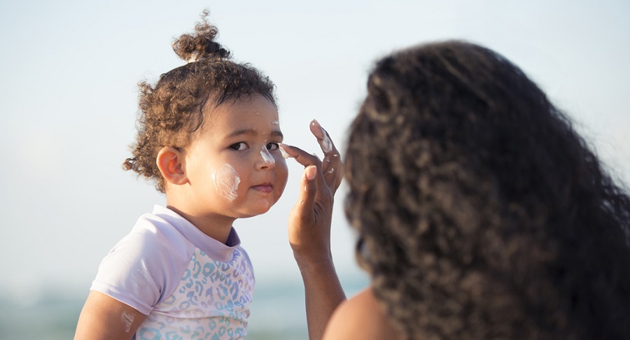 how to protect your kid's skin in a hot summer 3